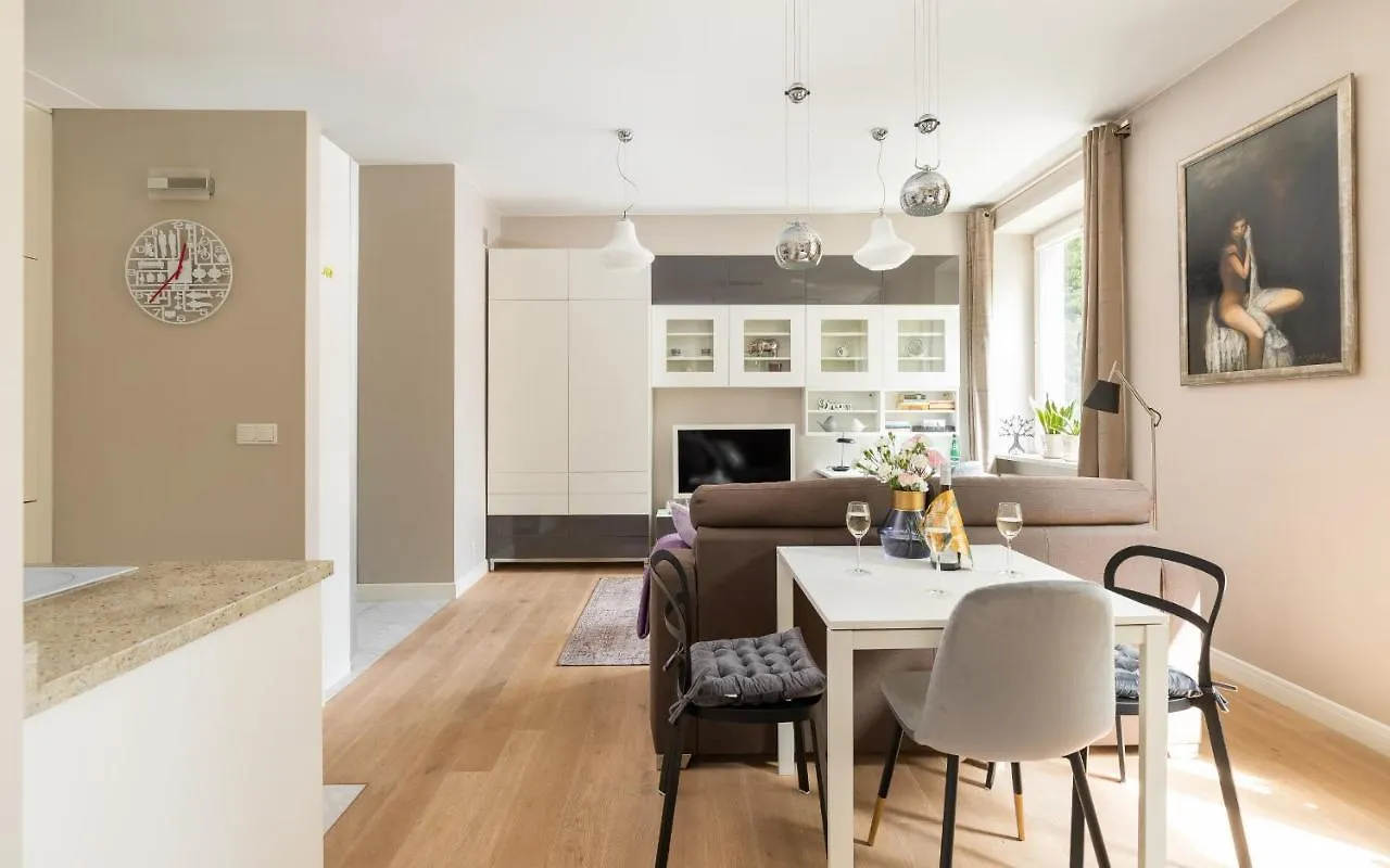 Cosy Studio Nowy Swiat Srodmiescie By Noclegi Renters Warsaw Poland
